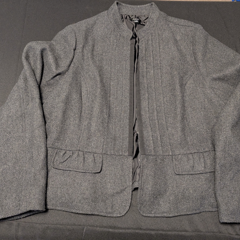 Chic Gray Jacket